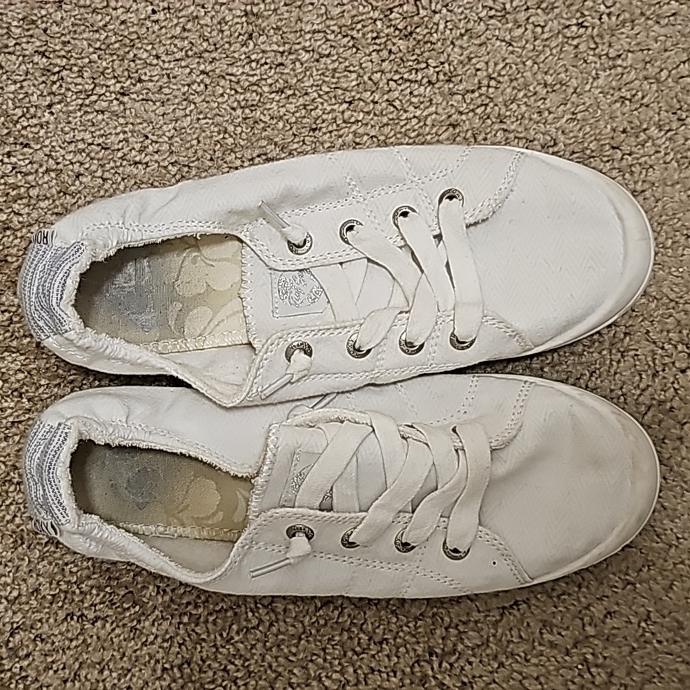 Roxy white slip on tennis shoes size 8